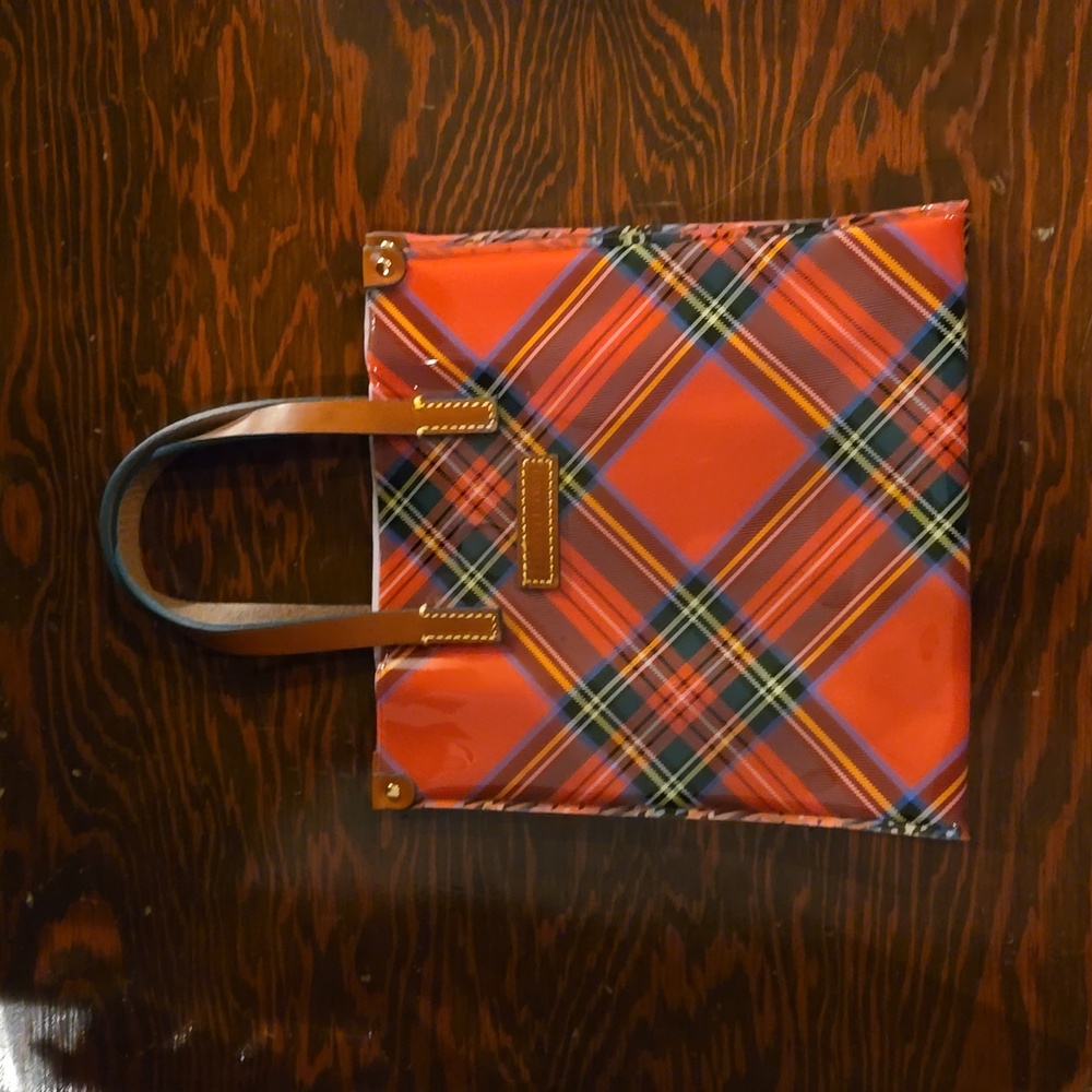Dooney & Bourke lunch tote.